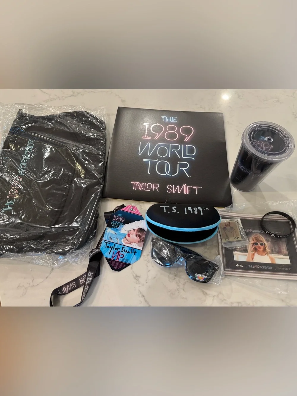 Taylor Swift Black and Blue 1989 World Tour Accessories Set